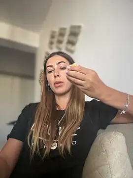 RaquelleDevon online show from 15, 9, 2025