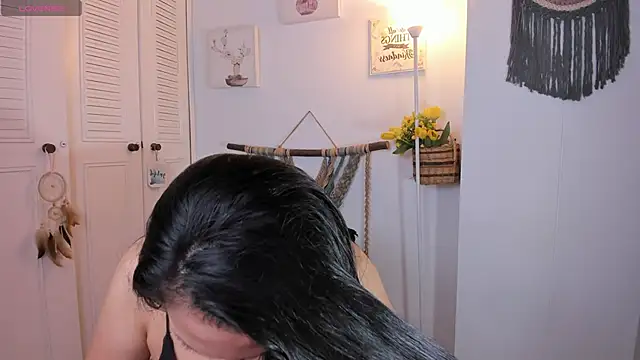 anaruiz  online show from 8, 11, 2025