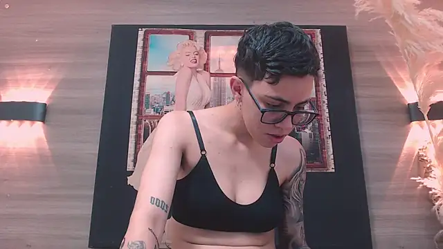 Snapshot of Cutie_Shy_ chatting on 16, 12, 2025 Cutie Shy online show from 16, 12, 2025