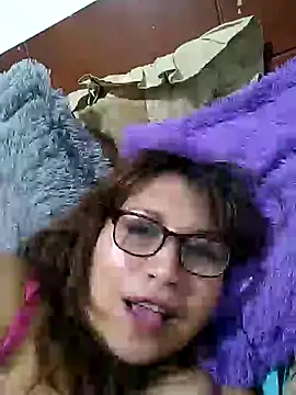 Kazsandraa online show from 4, 2, 2025