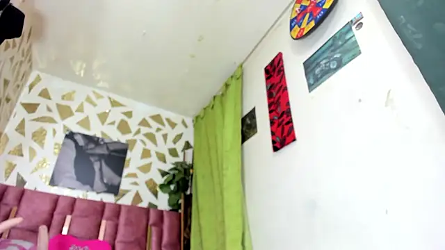 Kazsandraa online show from 19, 12, 2025