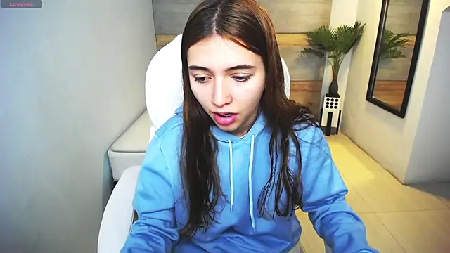 Snapshot of liseth_fox chatting on 8, 2, 2025 liseth fox online show from 8, 2, 2025