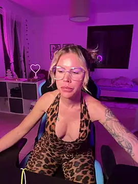 Lara Bergmann online show from 27, 1, 2025