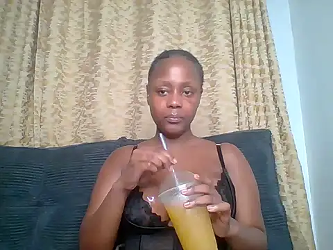 Snapshot of Miss_Amani chatting on 16, 11, 2025 Miss Amani online show from 16, 11, 2025