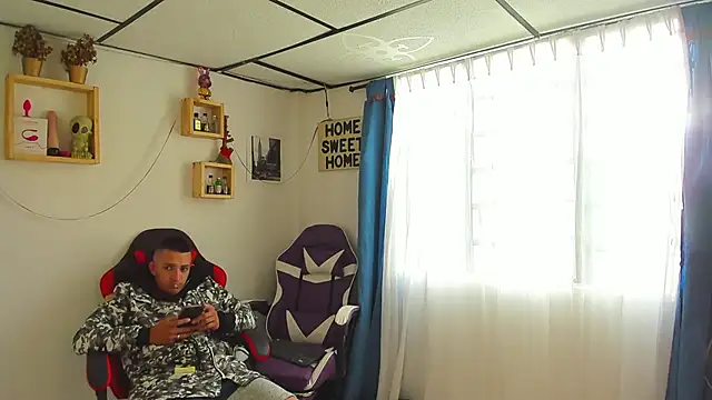 Snapshot of parejacaliente20154 chatting on 8, 6, 2026 parejacaliente20154 online show from 8, 6, 2026