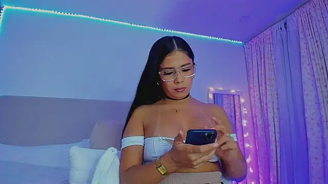 Snapshot of VIDEO_SALE_4_YOU chatting on 19, 5, 2026 VIDEO SALE 4 YOU online show from 19, 5, 2026