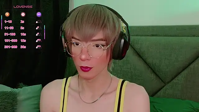 Snapshot of Sammy_Russell chatting on 11, 11, 2025 Sammy Russell online show from 11, 11, 2025