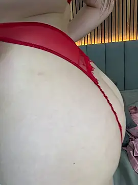 EmiilyAdams  online show from 10, 1, 2025