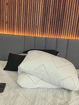 EmiilyAdams  online show from 15, 1, 2025