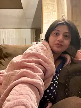 Snapshot of kriztal_pretty chatting on 23, 11, 2025 kriztal pretty online show from 23, 11, 2025