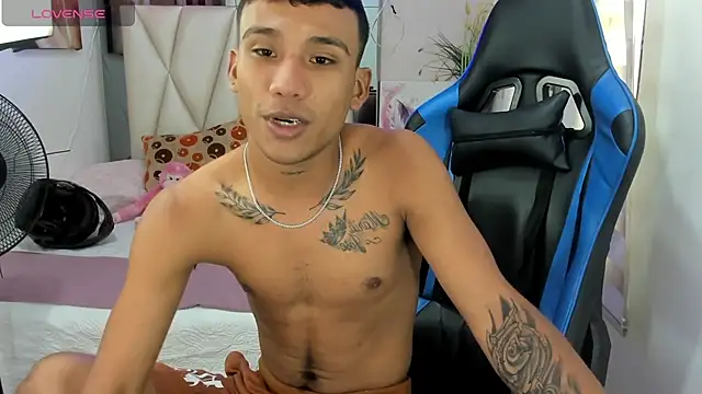 Snapshot of Backsex_boy chatting on 2, 2, 2025 Backsex boy online show from 2, 2, 2025