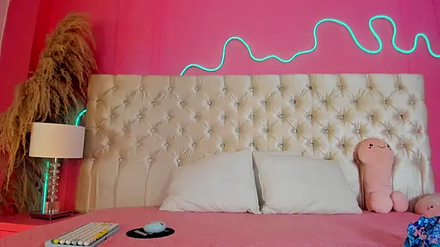 Julieta Cortes   online show from 31, 3, 2026