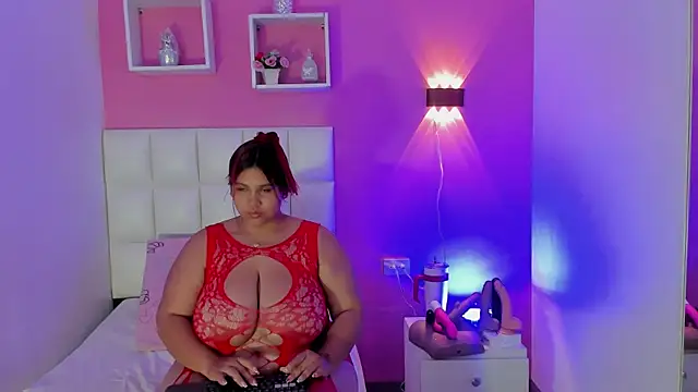 Alanna hot3 online show from 24, 4, 2026