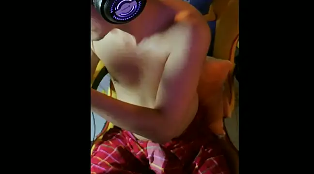 Snapshot of cloudyth1994 chatting on 7, 12, 2024 cloudyth1994 online show from 7, 12, 2024