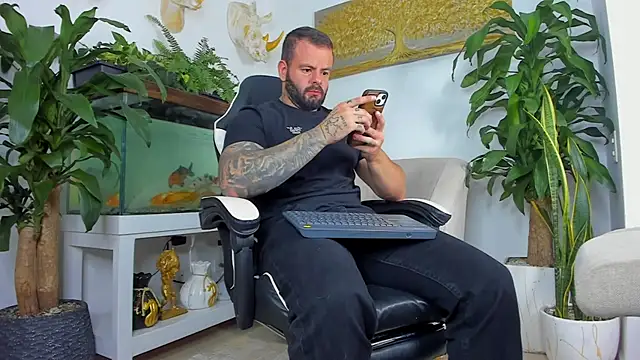 Johnnygrayson1 online show from 25, 4, 2026