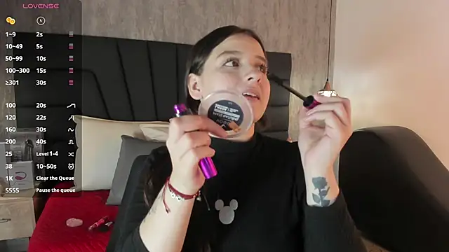 Sabrina Lennox online show from 30, 1, 2025