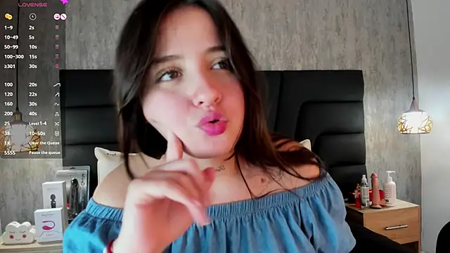 Sabrina Lennox online show from 7, 2, 2025