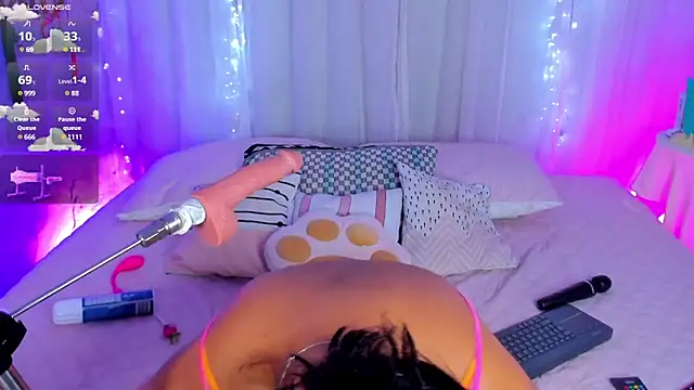 CuteRomi online show from 18, 12, 2024