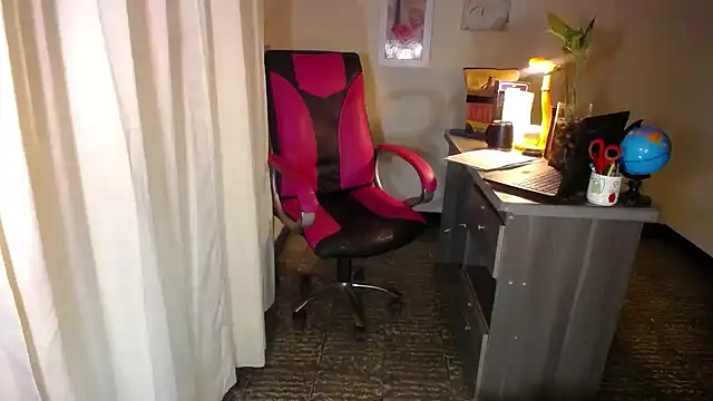 danielle rose 1 online show from 7, 4, 2026