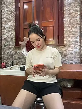 LiLi-Kirix99 online show from 27, 5, 2026
