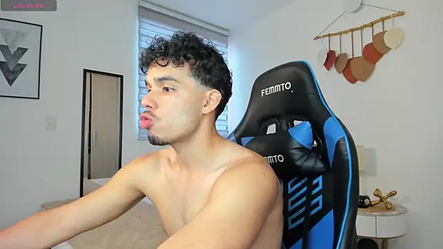 mateoleonee online show from 22, 2, 2025