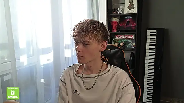 Snapshot of Keytaro chatting on 15, 9, 2025 Keytaro online show from 15, 9, 2025