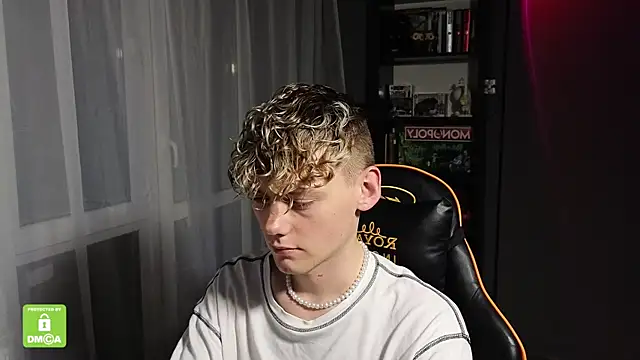 Snapshot of Keytaro chatting on 11, 11, 2025 Keytaro online show from 11, 11, 2025