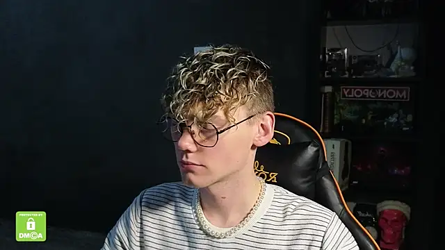 Snapshot of Keytaro chatting on 28, 11, 2025 Keytaro online show from 28, 11, 2025