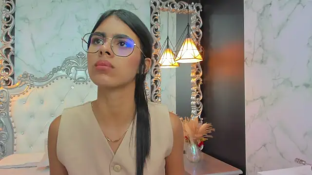 Isa little4u online show from 25, 1, 2025