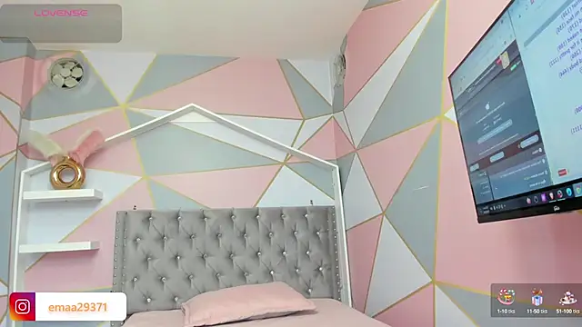 Isa little4u online show from 10, 2, 2025