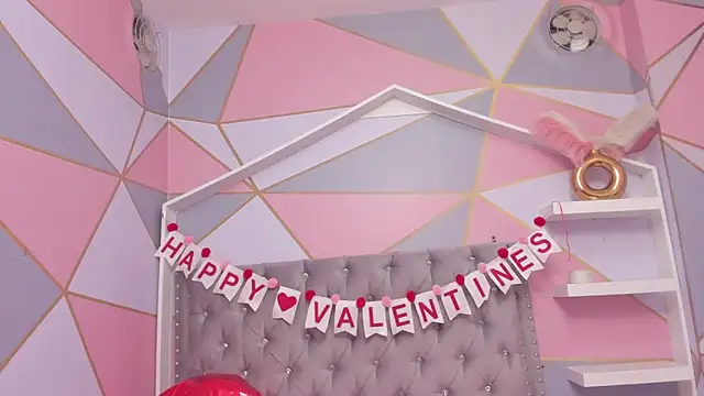 Isa little4u online show from 15, 2, 2025