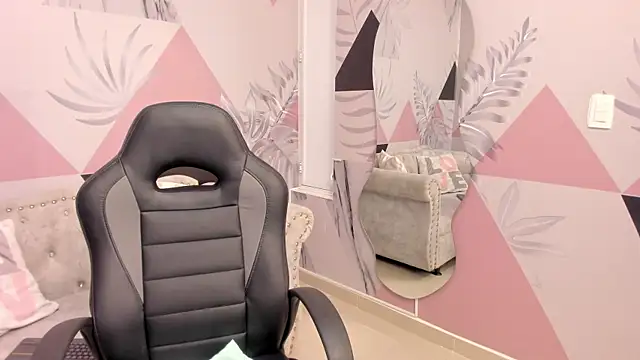 Isa little4u online show from 3, 3, 2025