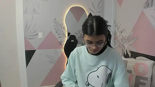 Isa little4u online show from 20, 3, 2025