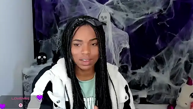 Snapshot of Marce_22 chatting on 12, 10, 2025 Marce 22 online show from 12, 10, 2025