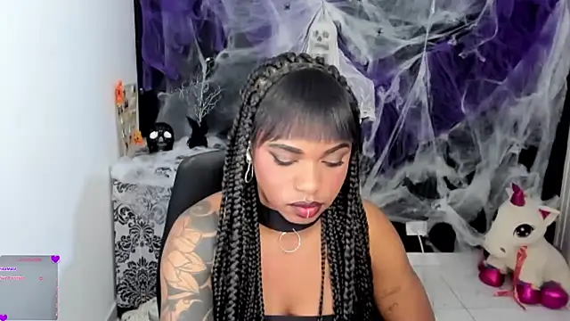 Snapshot of Marce_22 chatting on 31, 10, 2025 Marce 22 online show from 31, 10, 2025