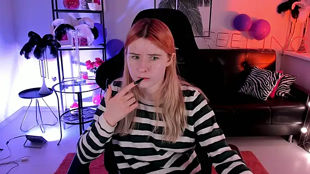 LexiWenford online show from 10, 12, 2024