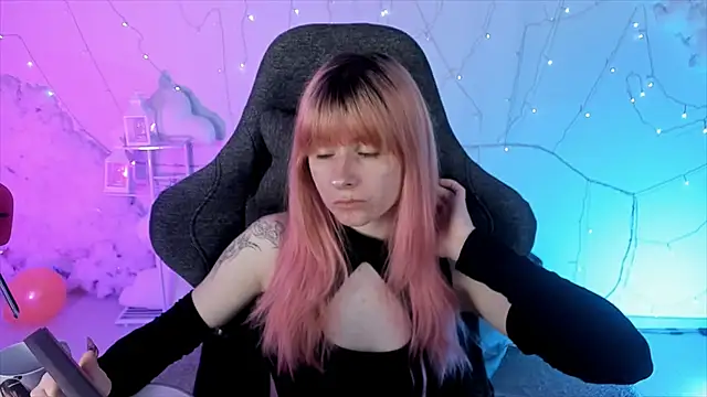 LexiWenford online show from 4, 2, 2025