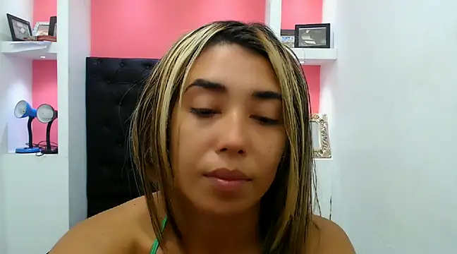 Snapshot of Dona_Tela chatting on 17, 12, 2024 Dona Tela online show from 17, 12, 2024