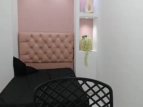 Snapshot of Dona_Tela chatting on 1, 10, 2025 Dona Tela online show from 1, 10, 2025