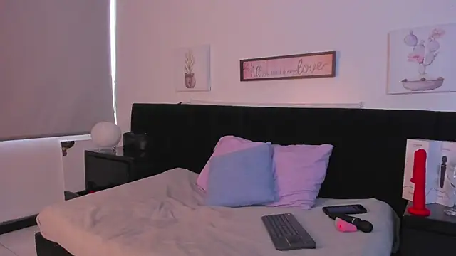 Snapshot of Natasha_Kinski chatting on 5, 3, 2025 Natasha Kinski online show from 5, 3, 2025