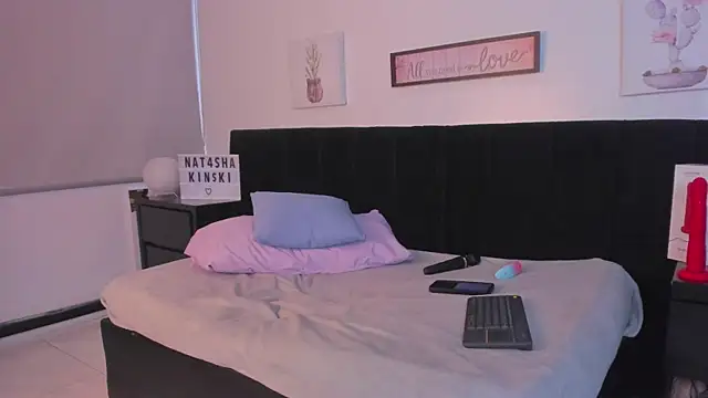 Snapshot of Natasha_Kinski chatting on 5, 3, 2025 Natasha Kinski online show from 5, 3, 2025