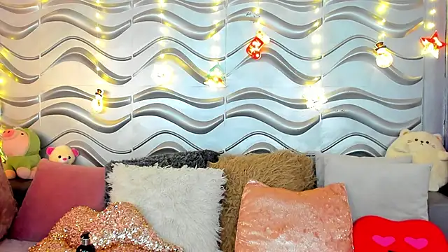 Snapshot of StormiRusso chatting on 22, 12, 2024 StormiRusso online show from 22, 12, 2024