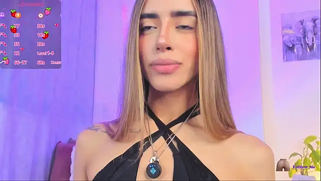 Snapshot of StormiRusso chatting on 5, 10, 2025 StormiRusso online show from 5, 10, 2025