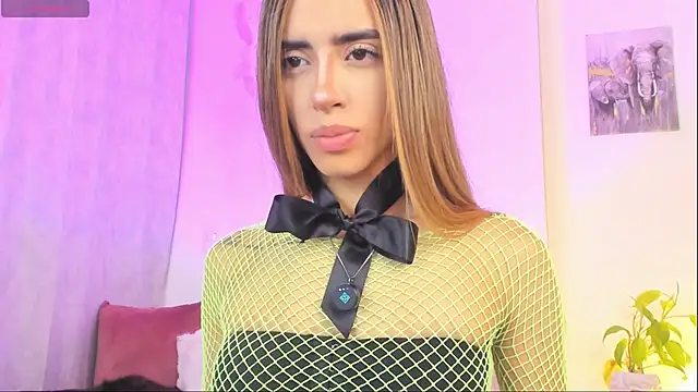 Snapshot of StormiRusso chatting on 6, 10, 2025 StormiRusso online show from 6, 10, 2025