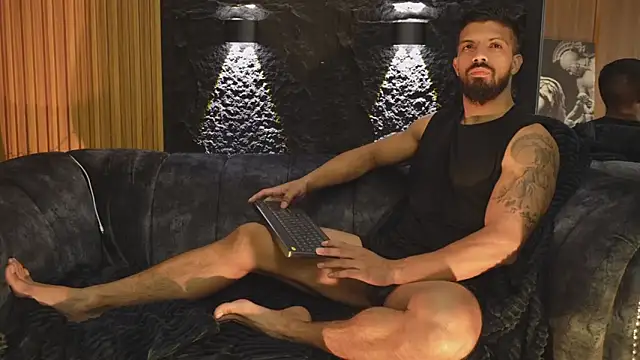 DannSaenz online show from 24, 10, 2025