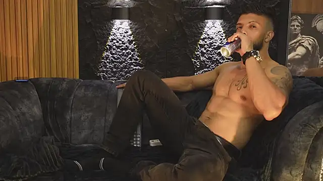 DannSaenz online show from 26, 10, 2025