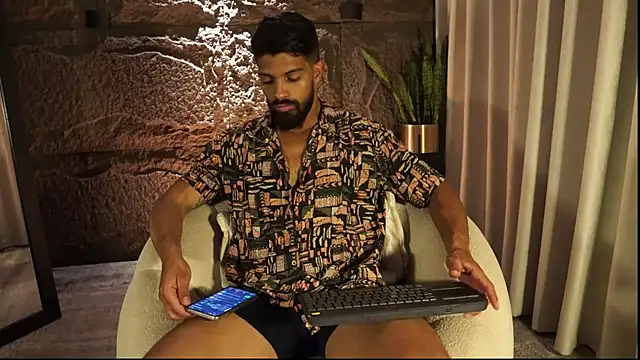 DannSaenz online show from 23, 4, 2026