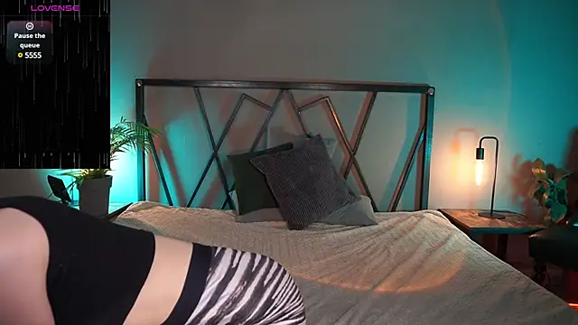 LindaThacker online show from 29, 1, 2025