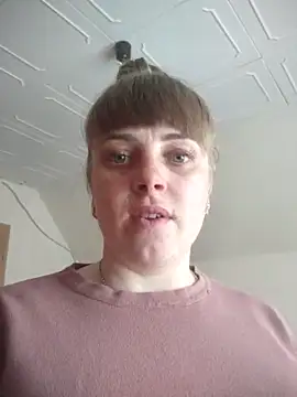 Snapshot of CoddessCrystal chatting on 10, 4, 2026 CoddessCrystal online show from 10, 4, 2026