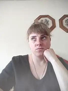 Snapshot of CoddessCrystal chatting on 17, 5, 2026 CoddessCrystal online show from 17, 5, 2026